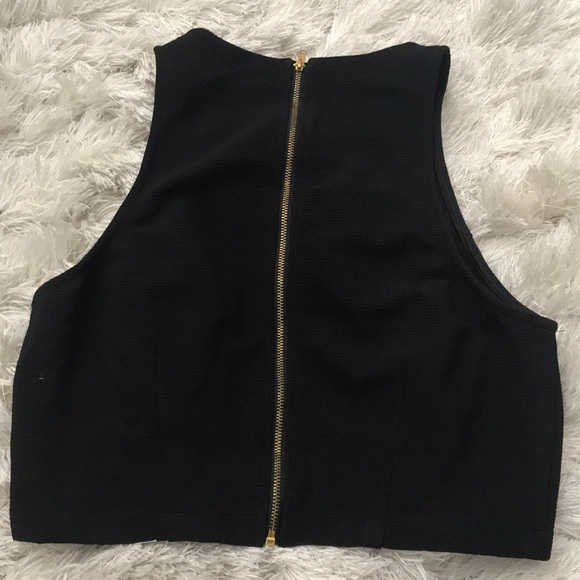 Crop top - Picture 2 of 3